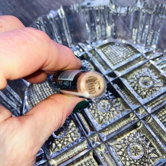 NOS AVON Bronze Sweet Maple Lip Gloss Glazewear Intense 520 SEALED - Picture 4 of 5